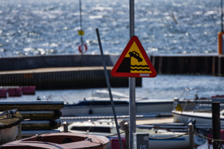 Sign for cars not to fall into the harbour - Vejbystrand.