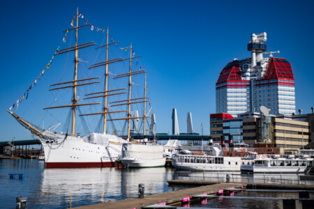 Skanskaskrapan and an old sailing ship at Lilla Bommen in Göteborg.
