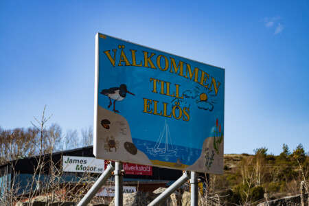 Welcome sign in Ellös.
