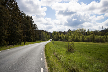 Nice remote roads to lake Näshultasjön.