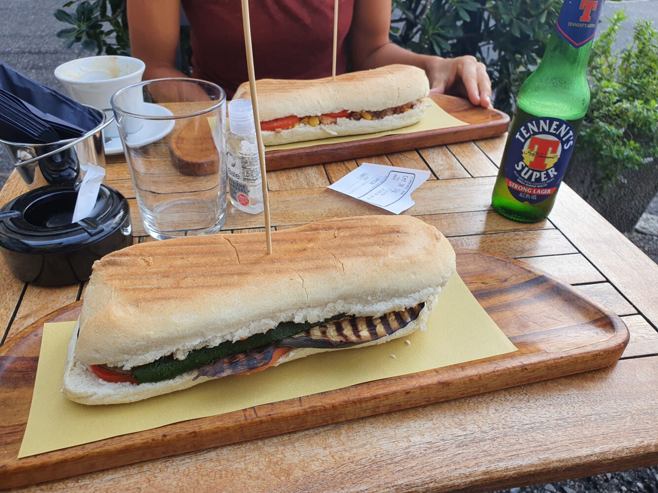 If you just want to eat something small and then get a huge sandwich - snack time in Como ;)